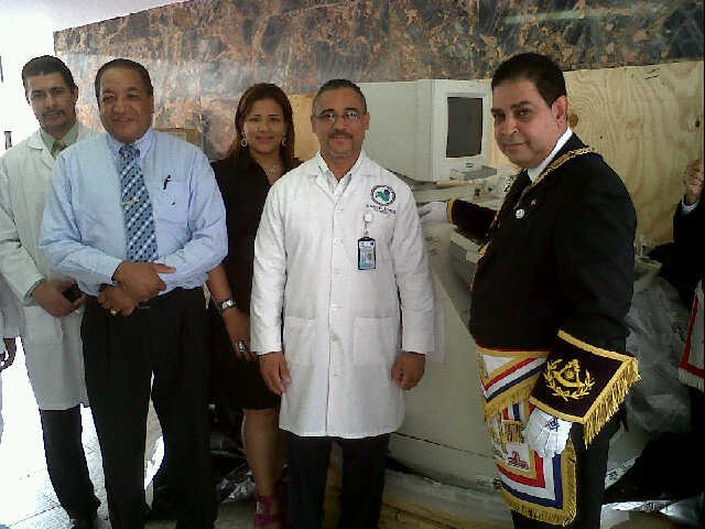 Logia Perseverancia entrega equipos médicos hospital público de Moca